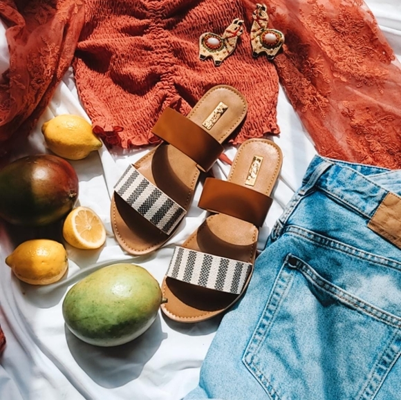 🚨//The karla// Nude vegan leather Sandal - Picture 4 of 5